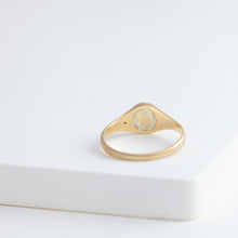 Load image into Gallery viewer, Diamond starry signet ring