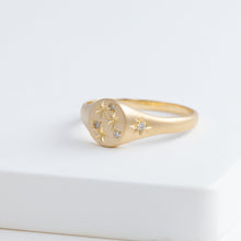 Load image into Gallery viewer, Diamond starry signet ring
