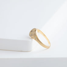 Load image into Gallery viewer, Diamond starry signet ring