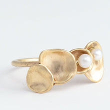 Load image into Gallery viewer, Gold petal four petal ring with pearls
