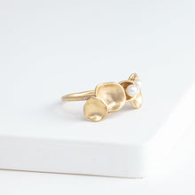 Load image into Gallery viewer, Gold petal four petal ring with pearls