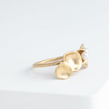 Load image into Gallery viewer, Gold petal four petal ring with pearls