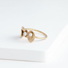 Load image into Gallery viewer, Gold petal four petal ring with pearls