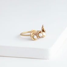 Load image into Gallery viewer, Gold petal four petal ring with pearls