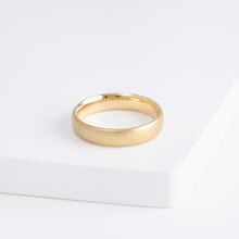 Load image into Gallery viewer, Snow 4mm YG with diamonds