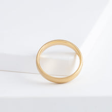 Load image into Gallery viewer, Snow 4mm YG with diamonds