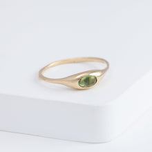 Load image into Gallery viewer, Yui light green tourmaline ring