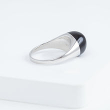 Load image into Gallery viewer, Mini rock round onyx ring - silver