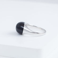 Load image into Gallery viewer, Mini rock round onyx ring - silver