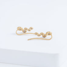 Load image into Gallery viewer, Puff small gradation blue sapphire climber earring