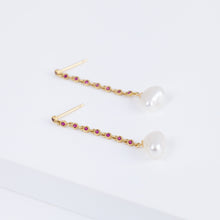 Load image into Gallery viewer, Dew ruby chain white pearl drop earrings