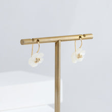Load image into Gallery viewer, Fleur mother of pearl drop earrings
