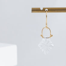 Load image into Gallery viewer, Carved crystal drop earrings