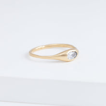Load image into Gallery viewer, Yui OOAK diamond ring