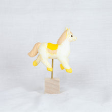 Load image into Gallery viewer, montomi - Horse on a stand