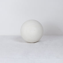 Load image into Gallery viewer, Yohaku - Procelain aroma stone Egg