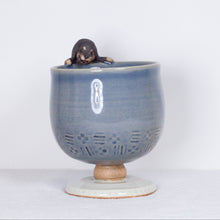 Load image into Gallery viewer, Yukurite - Ceramic wine cup with dachshund