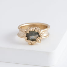 Load image into Gallery viewer, Lichen OOAK green sapphire ring