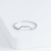 Load image into Gallery viewer, Cotton flower silhouette diamond ring (small white gold)
