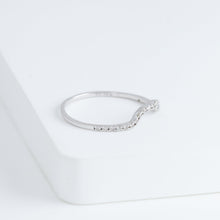 Load image into Gallery viewer, Cotton flower silhouette diamond ring (small white gold)