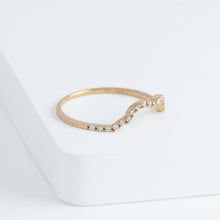 Load image into Gallery viewer, Cotton flower silhouette diamond ring (large yellow gold)