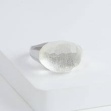 Load image into Gallery viewer, Mini rock faceted round himalaya quartz ring - silver