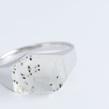 Load image into Gallery viewer, Mini rock crystal Japanese quartz ring - silver