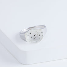 Load image into Gallery viewer, Mini rock crystal Japanese quartz ring - silver
