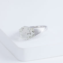 Load image into Gallery viewer, Mini rock crystal Japanese quartz ring - silver