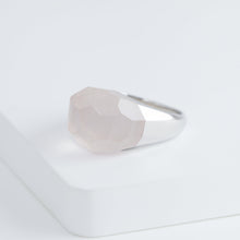 Load image into Gallery viewer, Mini rock faceted round rose quartz ring - silver