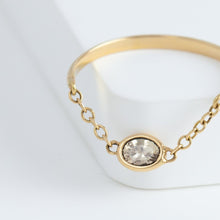 Load image into Gallery viewer, Gemstone oval champagne colored sapphire chain ring