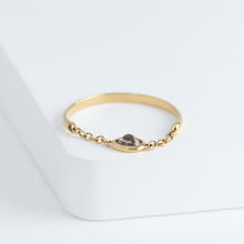Load image into Gallery viewer, Gemstone oval champagne colored sapphire chain ring