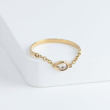 Load image into Gallery viewer, Gemstone oval champagne colored sapphire chain ring