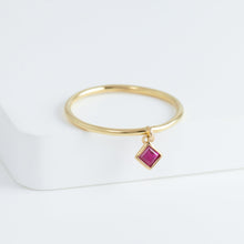 Load image into Gallery viewer, Swinging square ruby ring