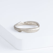 Load image into Gallery viewer, Eucalyptus 3.6mm white gold ring