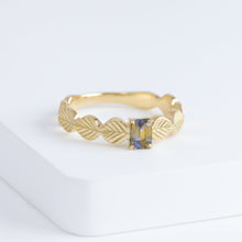 Load image into Gallery viewer, Leaf one-of-a-kind rectangular bicolor sapphire ring
