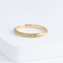 Load image into Gallery viewer, Plumage timeless 2.0mm yellow gold ring with five diamonds