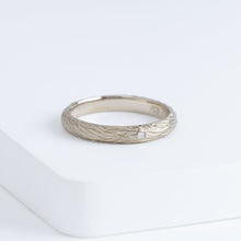 Load image into Gallery viewer, Plumage timeless 2.7mm white gold ring with one diamond