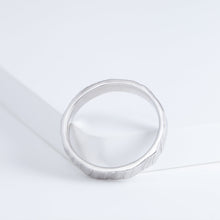 Load image into Gallery viewer, Trunk 4.0mm platinum ring