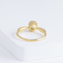 Load image into Gallery viewer, Tullip solitaire diamond ring (made-to-order)