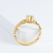 Load image into Gallery viewer, Leaf solitaire diamond ring (made-to-order)