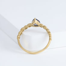 Load image into Gallery viewer, Pebble little one-of-a-kind pear shaped bi-color sapphire ring
