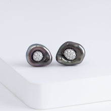 Load image into Gallery viewer, Coronet South sea black pearl diamond studs