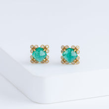 Load image into Gallery viewer, Spread sugarloaf emerald studs