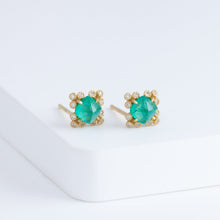 Load image into Gallery viewer, Spread sugarloaf emerald studs