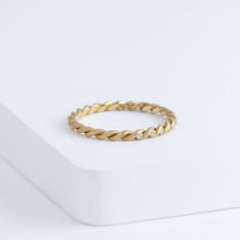 Load image into Gallery viewer, Twist diamonds ring