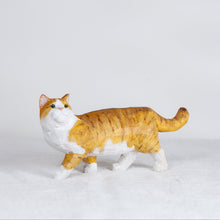 Load image into Gallery viewer, Ryoji Bannai - #2602 Brown and white tabby walking cat