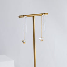 Load image into Gallery viewer, Reflection quartz threader earrings