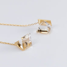 Load image into Gallery viewer, Reflection quartz threader earrings