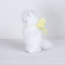 Load image into Gallery viewer, Sate - Small chilling cat doll